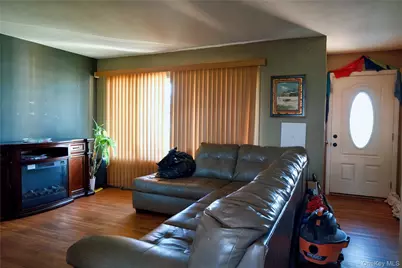 36 Jackson Avenue, Centereach, NY 11720 - Photo 5