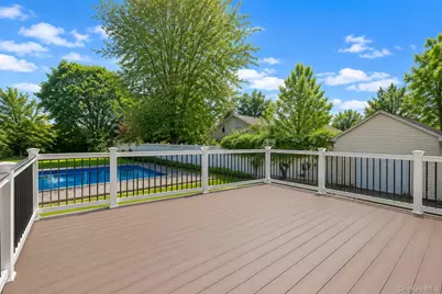 305 Arnold Avenue, West Babylon, NY 11704 - Photo 7