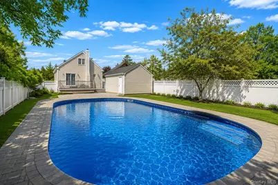 305 Arnold Avenue, West Babylon, NY 11704 - Photo 9
