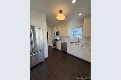 733 E Walnut Street #Upper, Long Beach, NY 11561 - Photo 9
