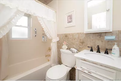 19815 33rd Avenue, Flushing, NY 11358 - Photo 21