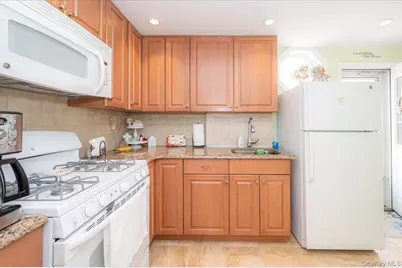 19815 33rd Avenue, Flushing, NY 11358 - Photo 11