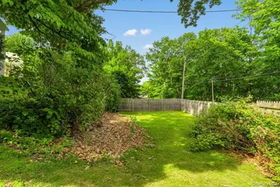 68 Brendon Hill Road, Scarsdale, NY 10583 - Photo 19