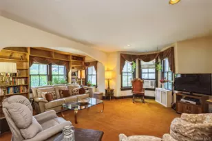 17 Crampton Ave, Great Neck, NY 11023 - Photo 5