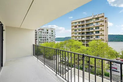 1120 Warburton Avenue #3F, Yonkers, NY 10701 - Photo 9