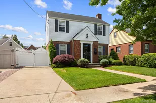 1049 Admont Ave, Franklin Square, NY 11010 - Photo 3