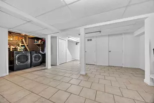 1049 Admont Ave, Franklin Square, NY 11010 - Photo 19