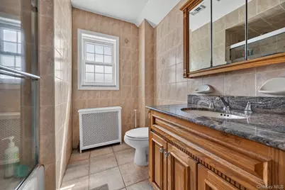 1049 Admont Avenue, Franklin Square, NY 11010 - Photo 15