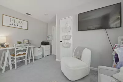 1924 Carroll Avenue, Merrick, NY 11566 - Photo 7