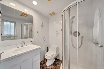 321 W Waukena Avenue, Oceanside, NY 11572 - Photo 17