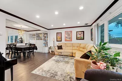 321 W Waukena Avenue, Oceanside, NY 11572 - Photo 3
