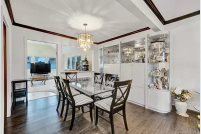 321 W Waukena Avenue, Oceanside, NY 11572 - Photo 5
