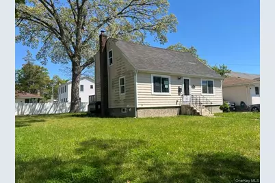 216 Manhattan Avenue, Roosevelt, NY 11575 - Photo 3