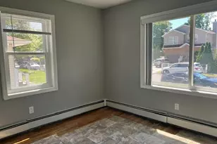 216 Manhattan Ave, Roosevelt, NY 11575 - Photo 11