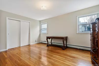 425 First Avenue, Pelham, NY 10803 - Photo 9