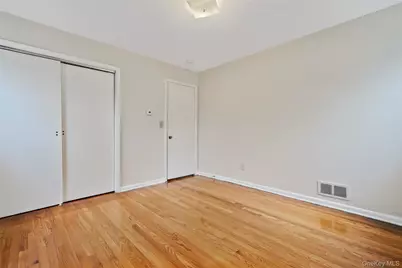 425 First Avenue, Pelham, NY 10803 - Photo 11