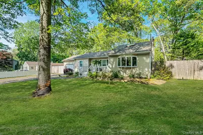 17 Arnold Drive, Middle Island, NY 11953 - Photo 5