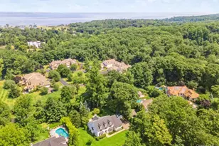 17 Tappanwood Dr, Locust Valley, NY 11560 - Photo 31