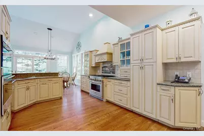 17 Tappanwood Drive, Locust Valley, NY 11560 - Photo 5