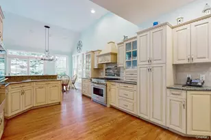 17 Tappanwood Dr, Locust Valley, NY 11560 - Photo 5