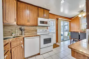 190 Sylvester St, Westbury, NY 11590 - Photo 5