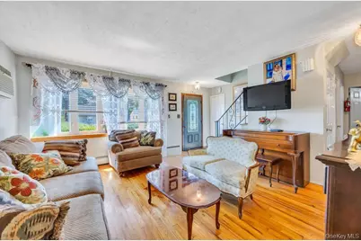 190 Sylvester Street, Westbury, NY 11590 - Photo 3