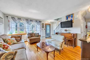190 Sylvester St, Westbury, NY 11590 - Photo 3
