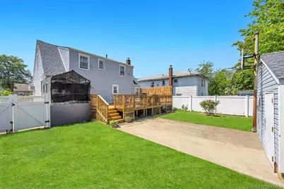 190 Sylvester Street, Westbury, NY 11590 - Photo 21