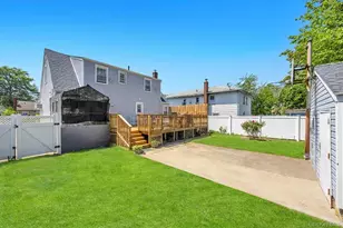 190 Sylvester St, Westbury, NY 11590 - Photo 21