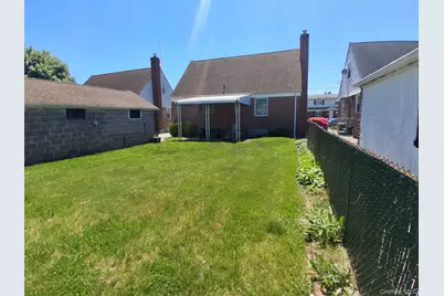 76-37 271st Street, New Hyde Park, NY 11040 - Photo 11