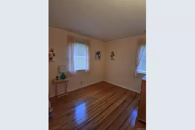 76-37 271st Street, New Hyde Park, NY 11040 - Photo 7