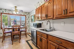 1632 Fairfax Ave, West Islip, NY 11795 - Photo 7