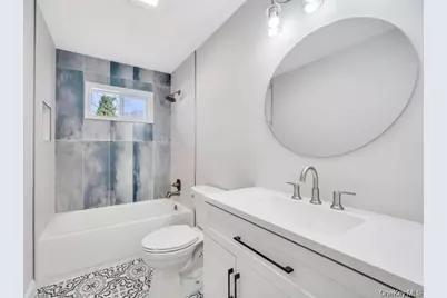 339 Avenue B, Ronkonkoma, NY 11779 - Photo 17