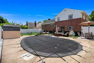 11701 237th St, Elmont, NY 11003 - Photo 35