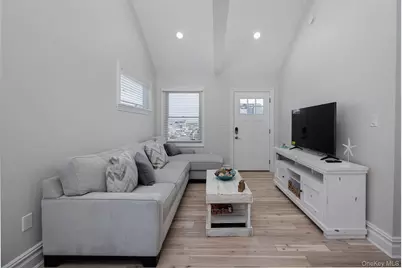 24 Pennsylvania Avenue #Upper, Long Beach, NY 11561 - Photo 3