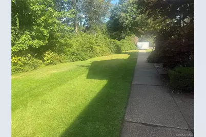 5 Laramie Court #5, Coram, NY 11727 - Photo 5
