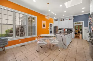 10 Swan Ct, Glen Cove, NY 11542 - Photo 5