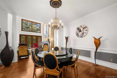 10 Swan Court, Glen Cove, NY 11542 - Photo 11