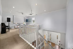 10 Swan Ct, Glen Cove, NY 11542 - Photo 19