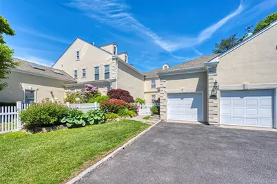 10 Swan Court, Glen Cove, NY 11542 - Photo 1
