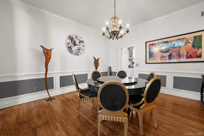 10 Swan Court, Glen Cove, NY 11542 - Photo 9