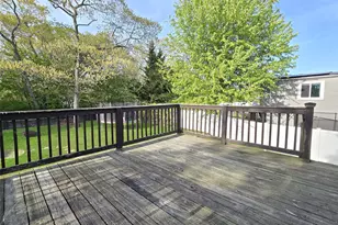 529 Hawkins Rd, Selden, NY 11784 - Photo 17