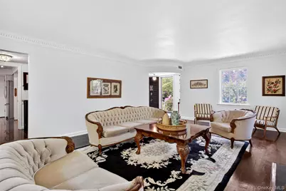 60 Mill Spring Road, Manhasset, NY 11030 - Photo 5
