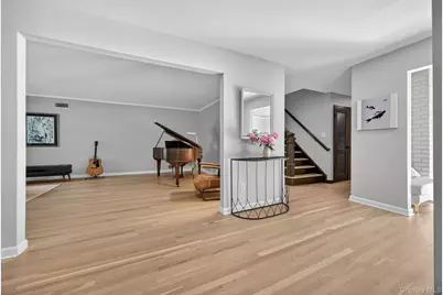 220 Cherry Valley Avenue, Garden City, NY 11530 - Photo 11