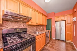 65-56 77th Pl, Middle Village, NY 11379 - Photo 13