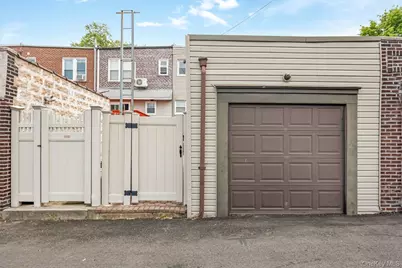 65-56 77th Place, Middle Village, NY 11379 - Photo 25
