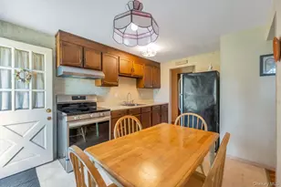 5 Peekskill Ave, Patchogue, NY 11772 - Photo 17