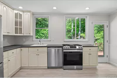 79 N Healy Avenue, Hartsdale, NY 10530 - Photo 5