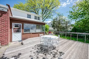593 Pearl St, Oceanside, NY 11572 - Photo 25