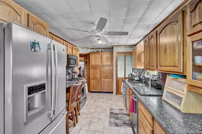 545 N 2nd Street, New Hyde Park, NY 11040 - Photo 5
